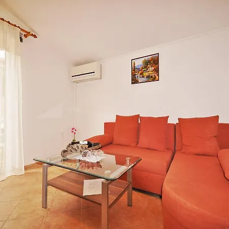 Maya 612 Apartment