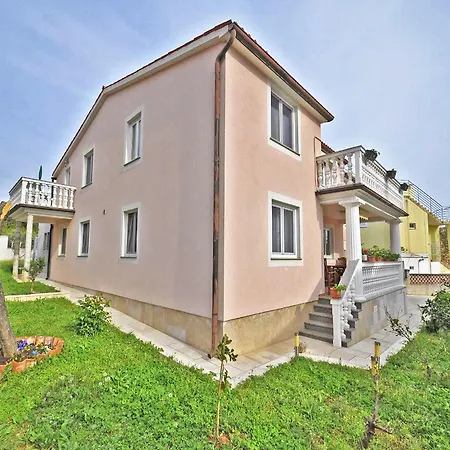 Maya 612 * Fažana